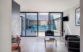 Can Artists La Loge
